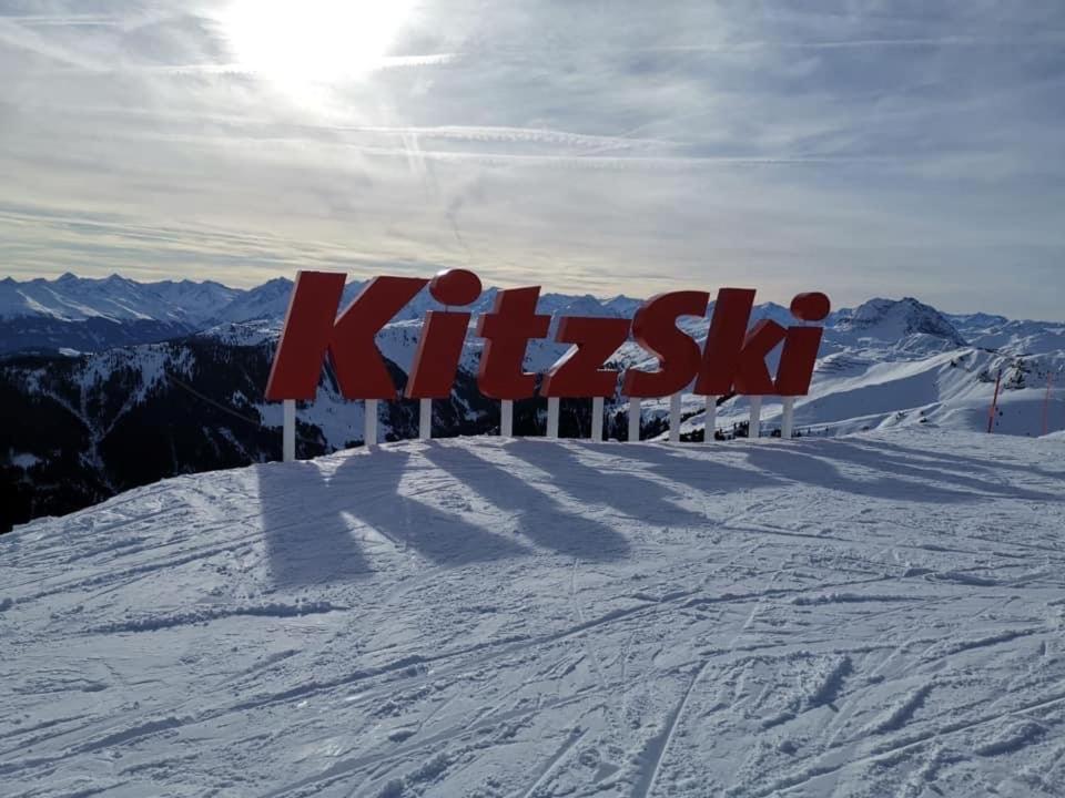 Hocheckhuette On Top Of The Kitzbuehel Hahnenkamm Mountain Kitzbühel Exterior foto