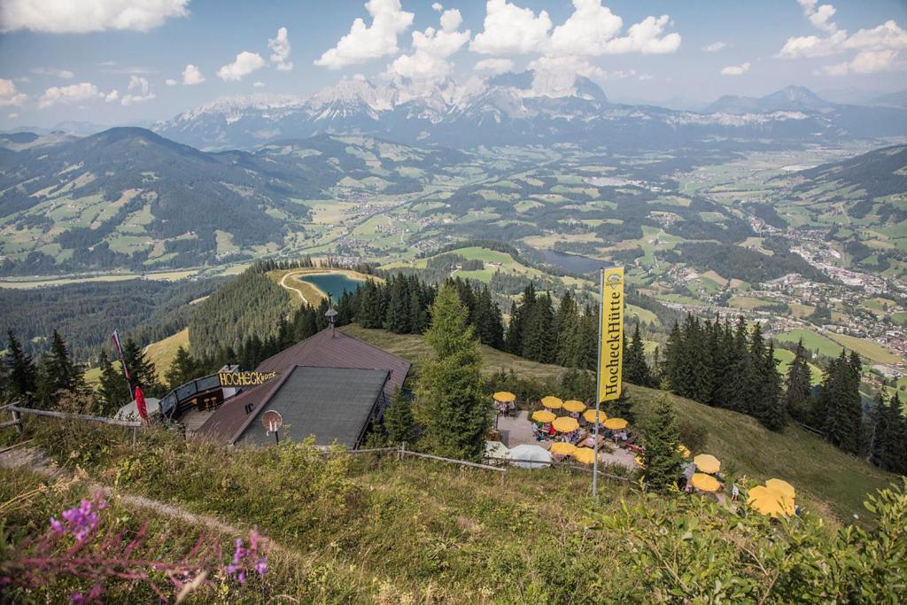 Hocheckhuette On Top Of The Kitzbuehel Hahnenkamm Mountain Kitzbühel Exterior foto