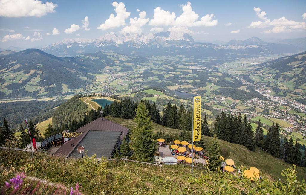 Hocheckhuette On Top Of The Kitzbuehel Hahnenkamm Mountain Kitzbühel Exterior foto