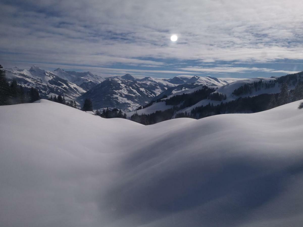 Hocheckhuette On Top Of The Kitzbuehel Hahnenkamm Mountain Kitzbühel Exterior foto